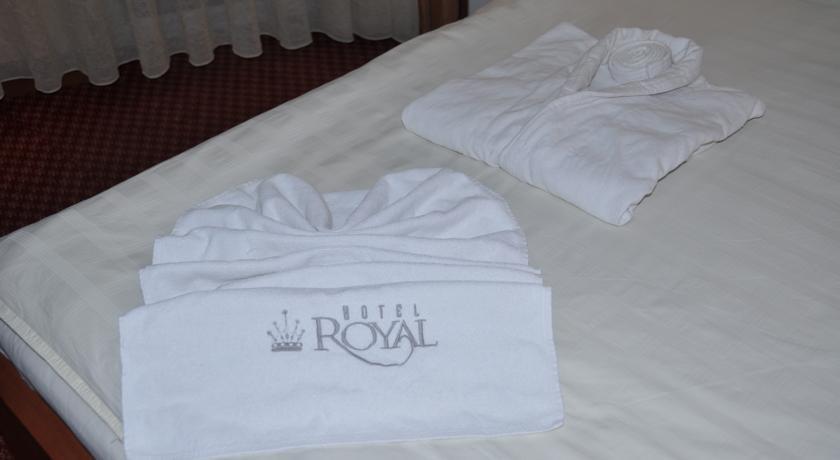 Hotel Royal Pristina Esterno foto