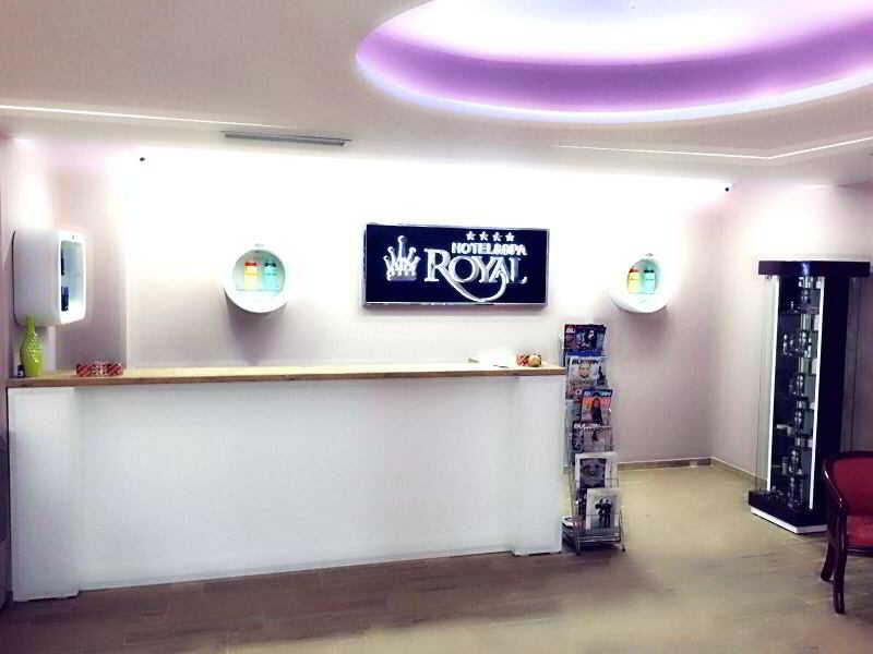 Hotel Royal Pristina Esterno foto
