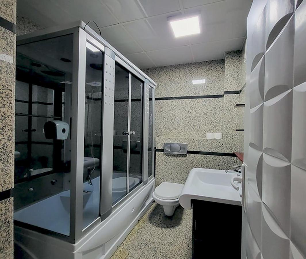 Hotel Royal Pristina Esterno foto