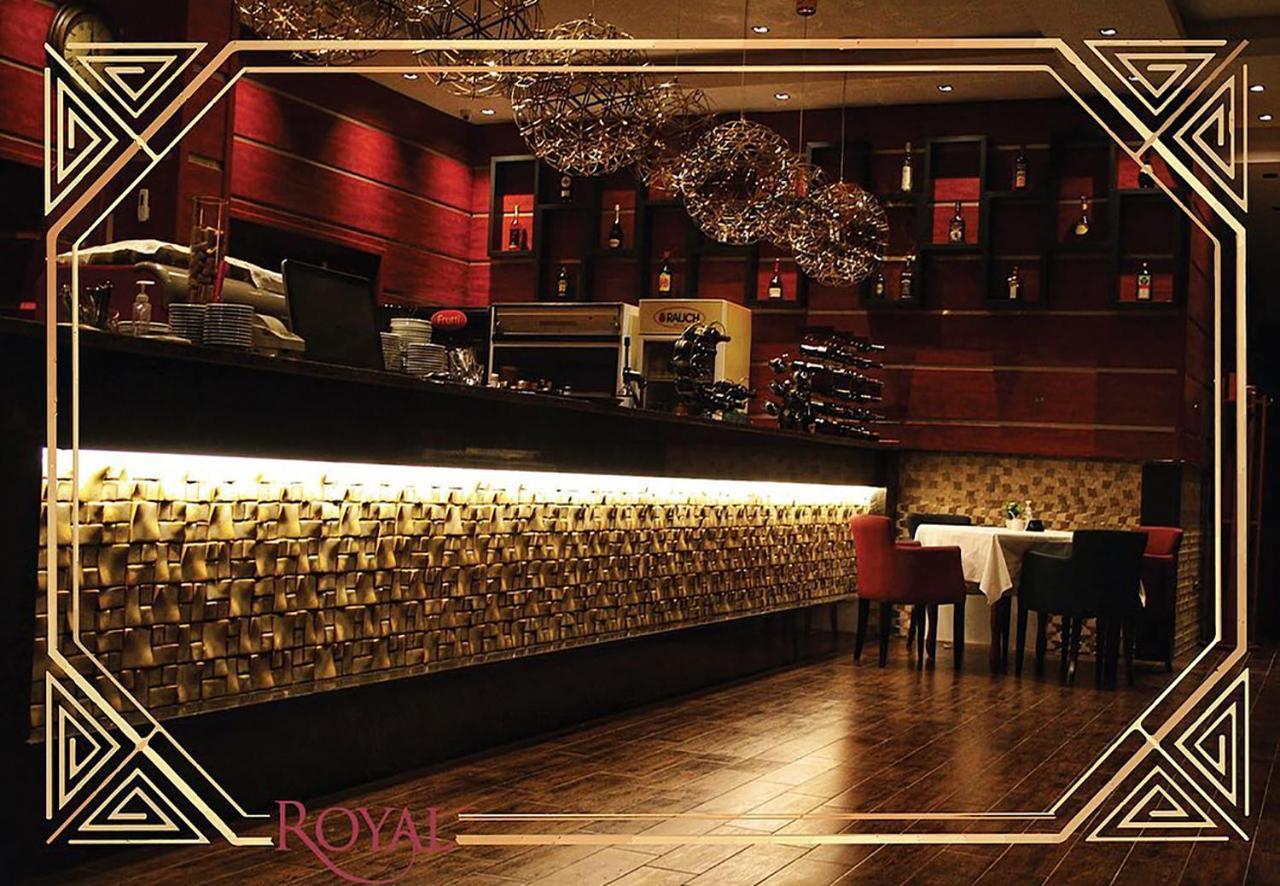 Hotel Royal Pristina Esterno foto