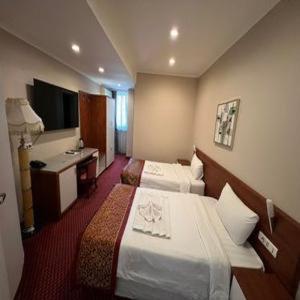 Hotel Royal Pristina Esterno foto